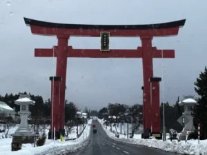 いー庄内ドットコム | 満ち足りる出羽三山神社 鶴岡市